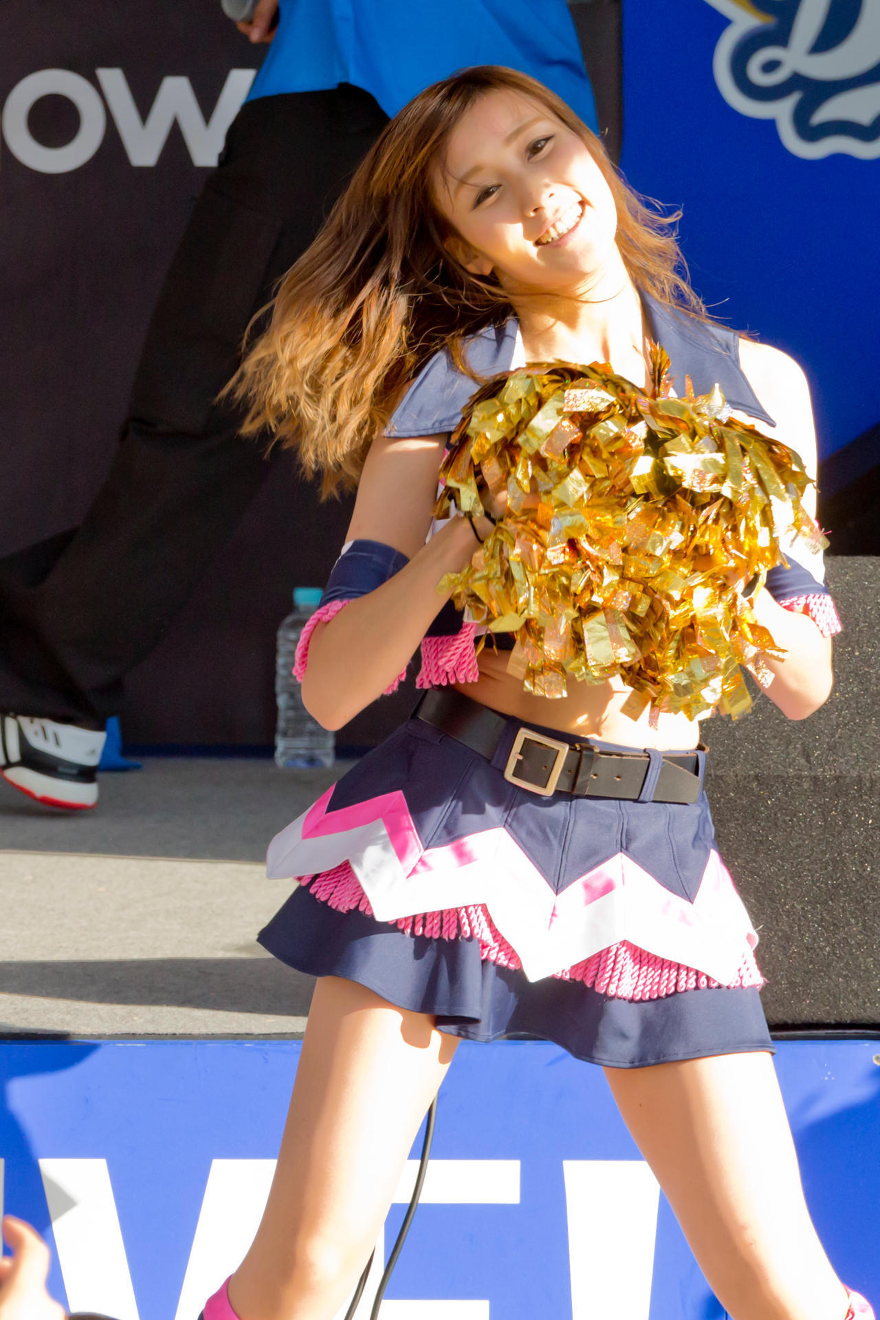 2013 BBM チアリーダー華 杉浦りほ 直筆サインカード ＋ ホロ